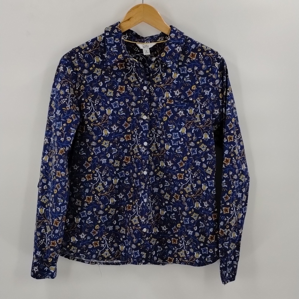 Croft & Barrow button down size medium floral on blue colorway long sleeve top
